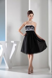 Black and White Knee-length Strapless Chiffon Celebrity Party Dresses with Lace