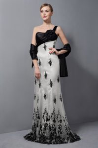 Beautiful One Shoulder Formal Evening Dresses with Hand Made Flower and Lace