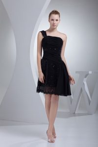 Single Shoulder Black Plus Size Evening Dresses with Ruche and Sequins