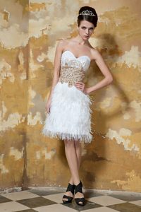 White Sheath Ladies Evening Dresses with Sweetheart and Feather