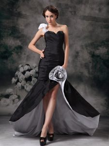 Pretty Black Mermaid Brush Train Prom Gowns with One Shoulder