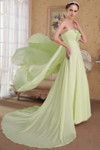 Inexpensive Yellow Green A-line Prom Dresses for Summer with Beading