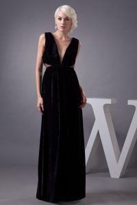 2014 Special V-neck Black Prom Party Dress with Cut Out Waist on Wholesale Price