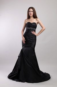 Black Mermaid Sweetheart Court Affordable Evening Dress with Beads
