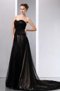 Sweetheart Informal Evening Dresses in Black with Court Train in the Mainstream