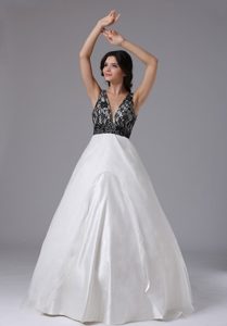 Custom Made V-neck A-line Prom Dresses in Lace and Organza in White and Black