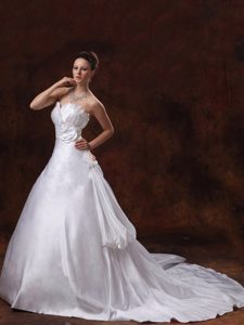 Sweetheart Court Train Ruched Wedding Dress with Flower and Pick-ups