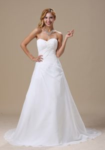 Sweetheart Court Train Chiffon Wedding Dresses with Ruching and Appliques