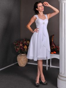 Cheap Straps Knee-length White Chiffon Garden Wedding Dress with Beading