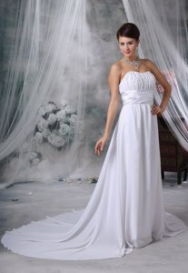 Hot Strapless Chiffon Dress for Brides with Court Train and Ruche