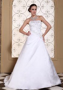 Cheap Embroidery Strapless A-line Bridal Gown with Chapel Train