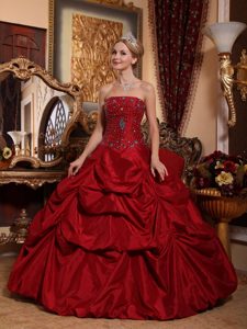Wine Red Ball Gown Strapless Quinceanera Dress in with Beading