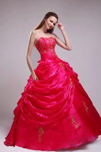 Informal Red Strapless Quince Dresses in Organza with Golden Appliques 2015