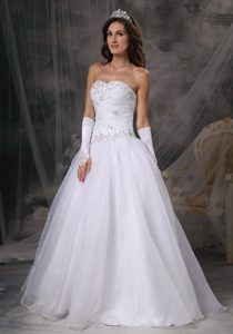 A-line Sweetheart Organza Wedding Dress for Women with Beads in Long