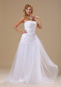 White Strapless Brush Train Summer Wedding Dress with Appliques in Low Price