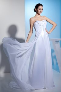 Great Sweetheart Brush Train Ruched Chiffon Wedding Dress with Appliques