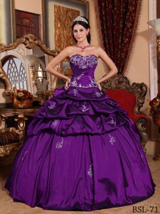Eggplant Purple Sweetheart Appliqued Dresses for Quince with Pick-ups