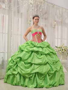 Sweetheart Ball Gown Green Quinceanera Dresses with Pick-ups and Beading
