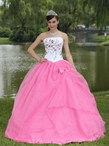 Embroidery Decorated Rose Pink Strapless Quinceanera Dress for Custom Made
