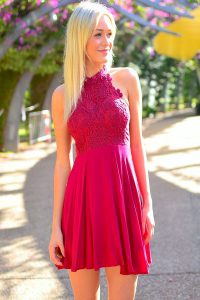 Customized Halter Top Chiffon Sleeveless Knee Length Prom Dresses and Appliques