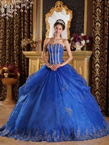 Royal Blue Sweetheart Organza Quinceanera Dress with Appliques and Pick-ups