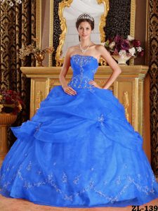 Sky Blue Strapless Organza Quinceanera Dresses with Appliques and Pick-ups