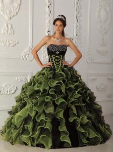 Sweetheart Ball Gown Black Ans Green Ruffled Quinceanera Dress with Beading