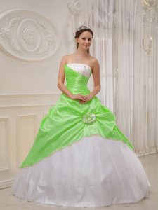 New Spring Green Strapless and Tulle Dress for Quince with Beading