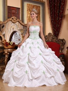 White Ball Gown Strapless Appliqued Quinceanera Dresses Best Seller