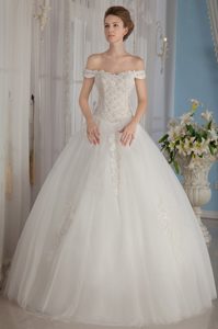 off-the-shoulder Ball Gown Long Tulle Wedding Dress with Appliques