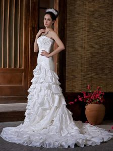 Great Ruched Strapless Court Train Wedding Dress with Ruffled Layers
