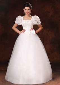New Square Bubble Sleeves Outdoor Wedding Dresses with Beads and Bowknot