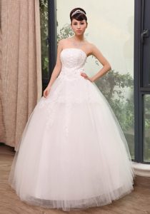 Cheap Beaded A-line Long White Wedding Dresses with Strapless