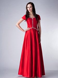 Cheap Red Empire Long Satin Wedding Guest Outfits with Scoop