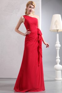 Cute Red One Shoulder Wedding Guest Gowns in Floor-length