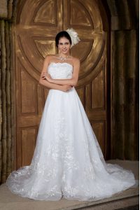 With Train Zipper Wedding Gown White for Wedding Party with Beading and Appliques Brush Train