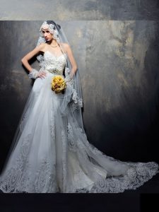 Sexy Sleeveless With Train Beading and Appliques Lace Up Wedding Dress with White Court Train