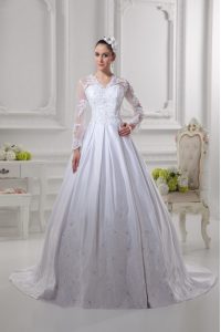 Glorious White Wedding Gown Scalloped Long Sleeves Court Train Zipper