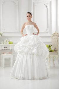Latest White Lace Up Strapless Beading and Pick Ups Wedding Gowns Taffeta Sleeveless