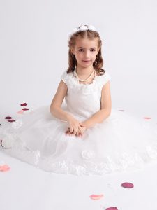 Scoop Cap Sleeves Tea Length Lace and Appliques and Hand Made Flower Zipper Flower Girl Dresses with White
