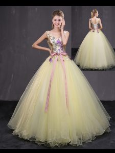 High Class Sleeveless Tulle Floor Length Lace Up Quince Ball Gowns in Light Yellow with Appliques and Belt