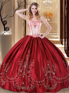 Fashion Wine Red Ball Gowns Taffeta Strapless Sleeveless Embroidery Floor Length Lace Up Vestidos de Quinceanera